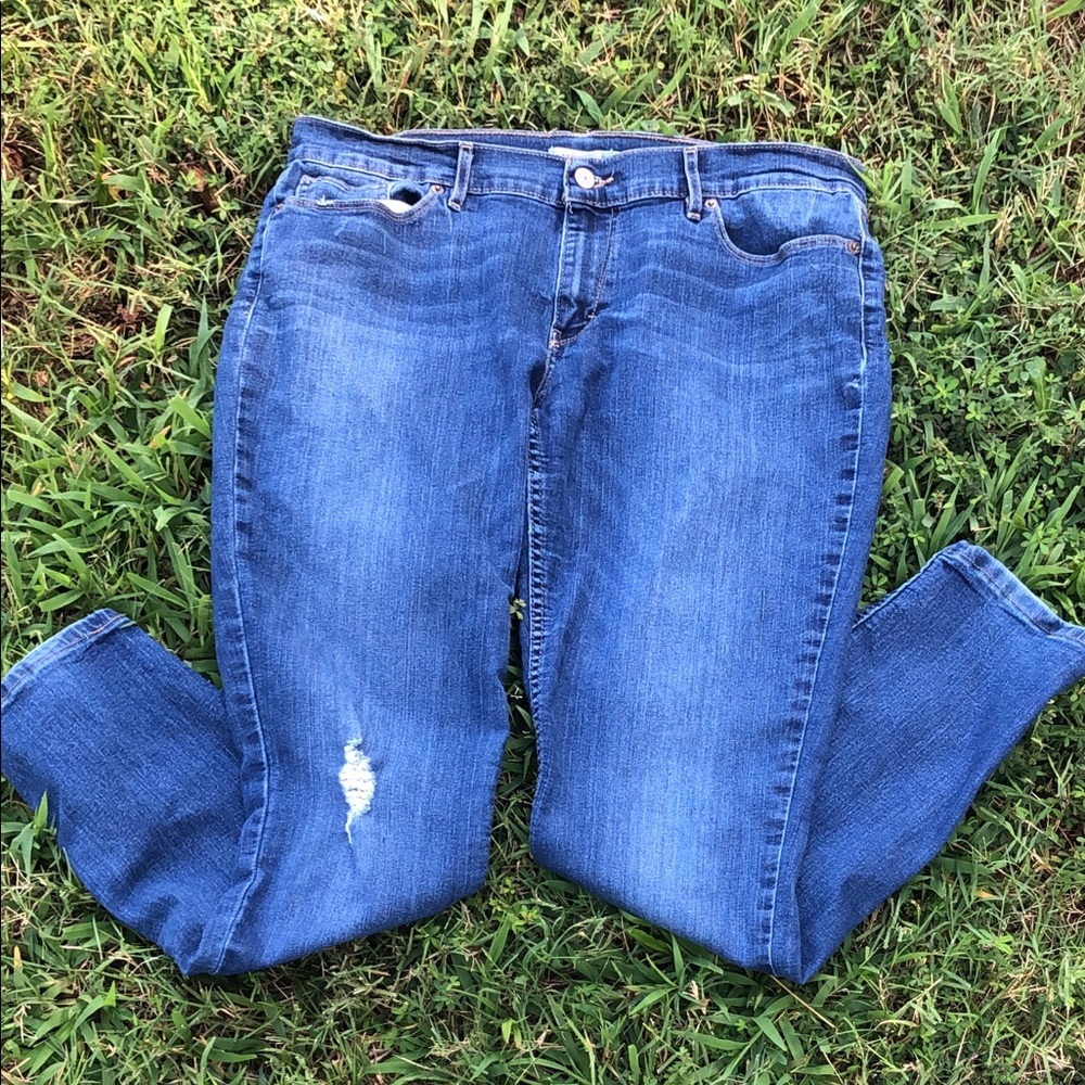 Levi 524 Skinny Jeans
